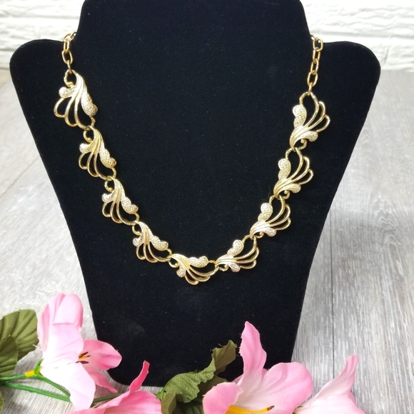 Vintage Sarah Coventry goldtone choker - Picture 1 of 9